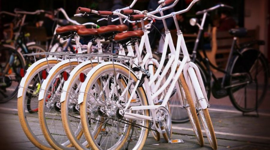 Pourquoi équiper votre entreprise avec des stationnements pour les vélos ?